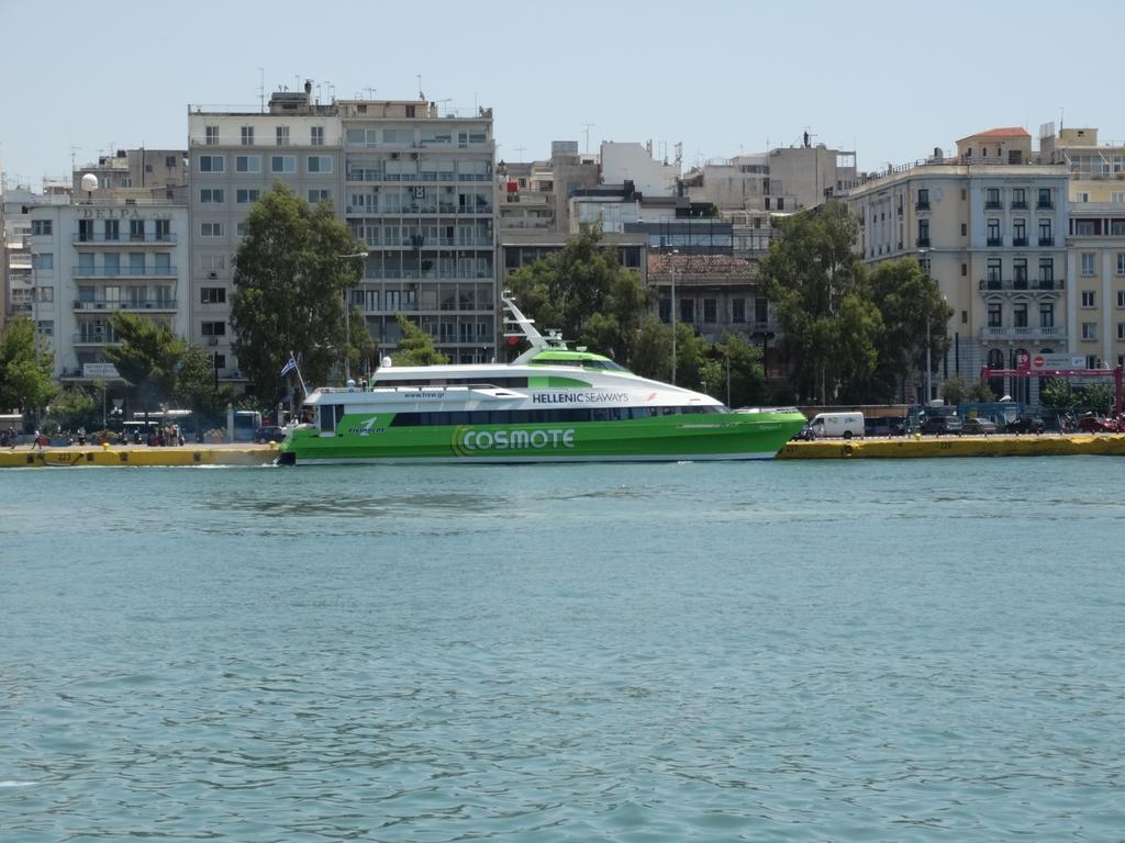 Faros I Hotel Piraeus Buitenkant foto