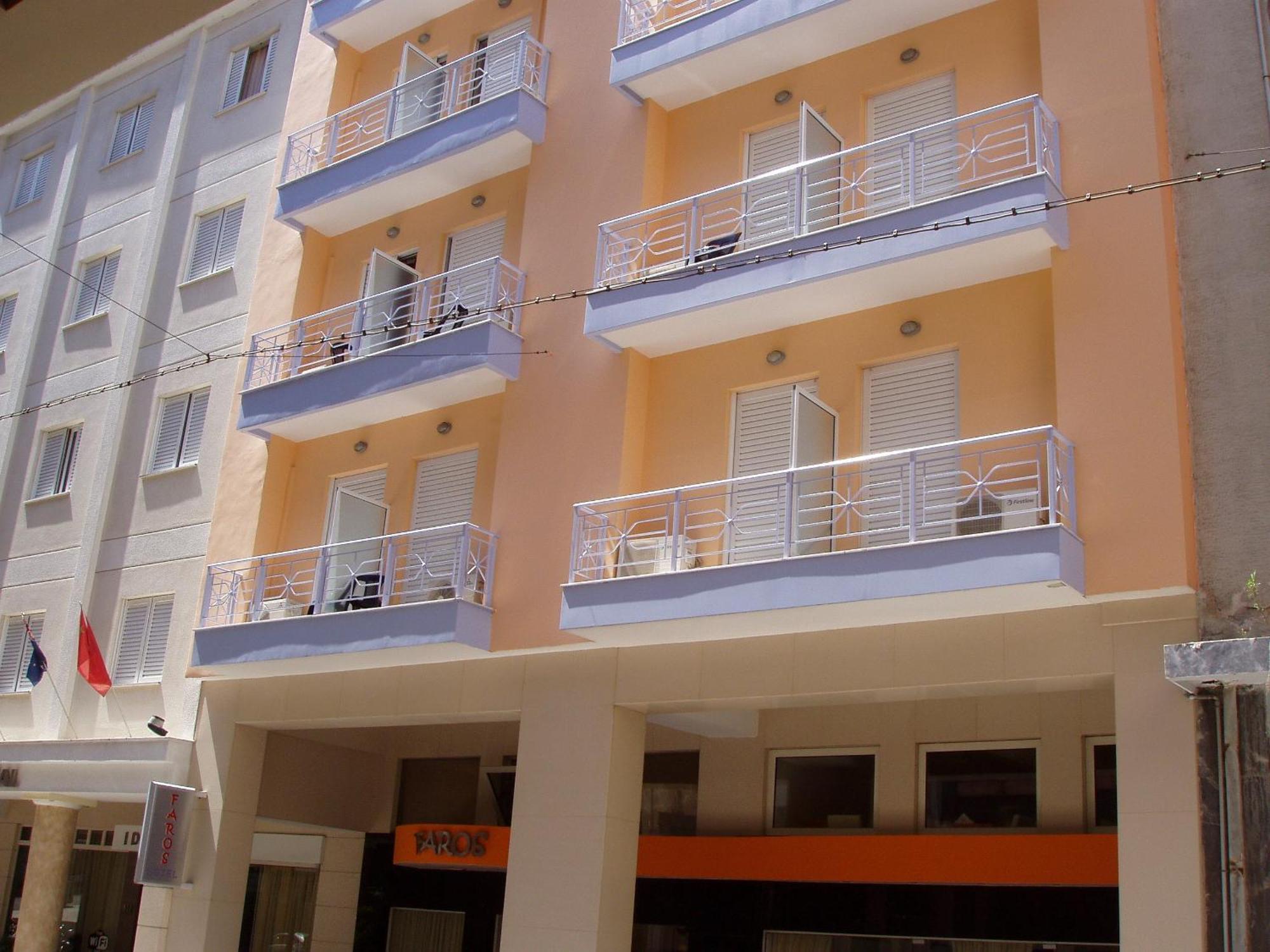 Faros I Hotel Piraeus Buitenkant foto